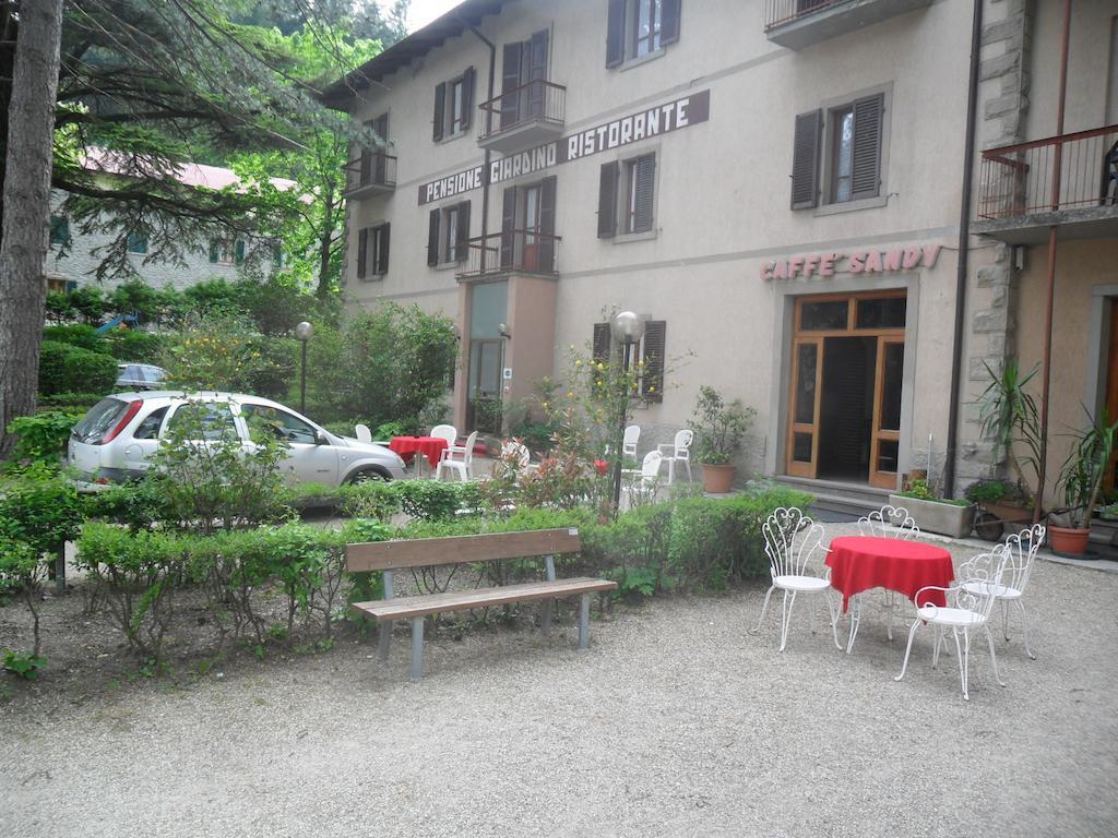 Albergo Giardino Badia Prataglia Bagian luar foto