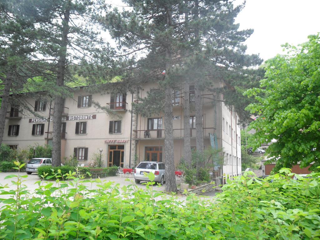 Albergo Giardino Badia Prataglia Bagian luar foto